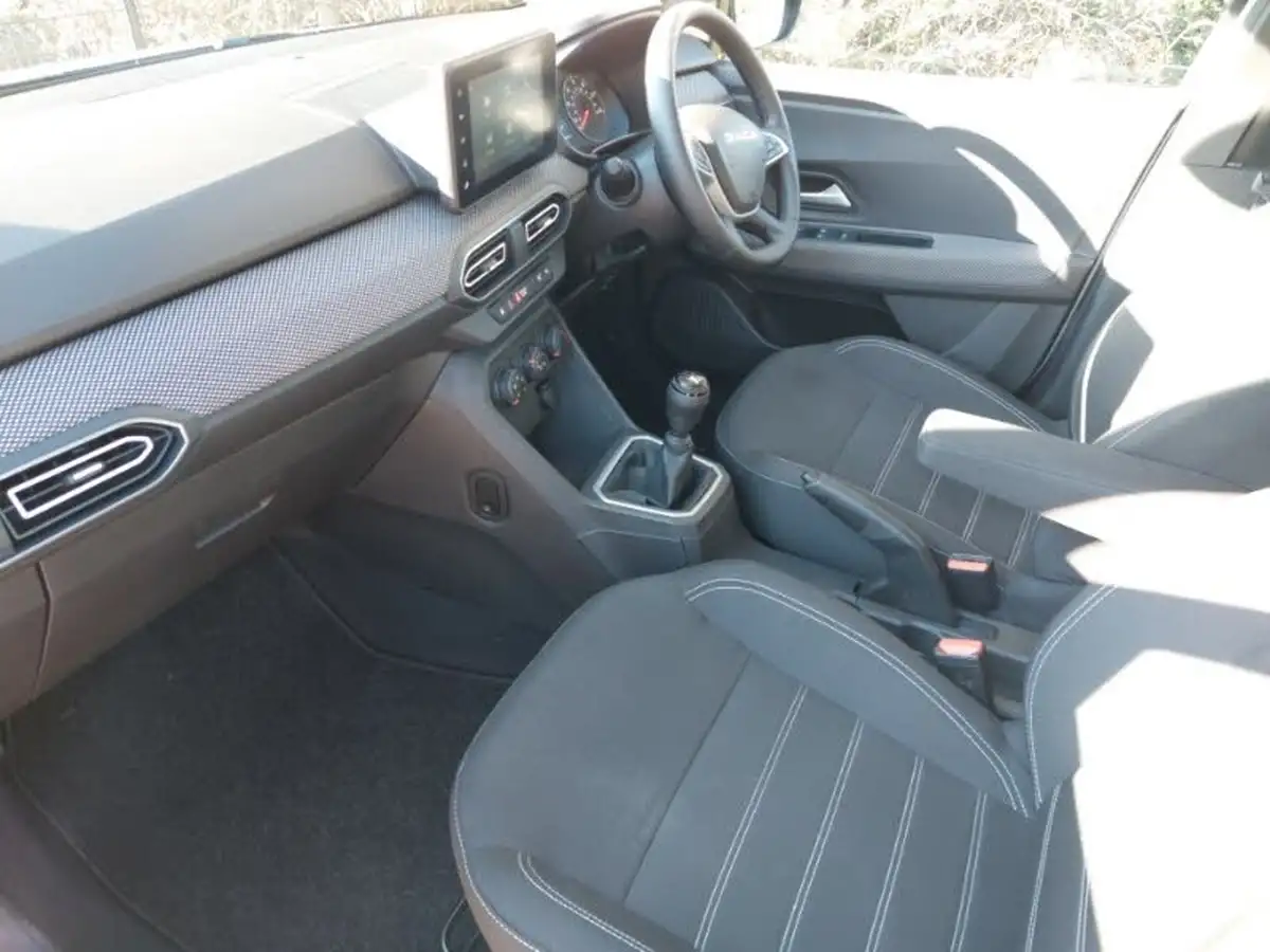 2023-dacia-sandero-10-tce-expression-90bhp-big-4