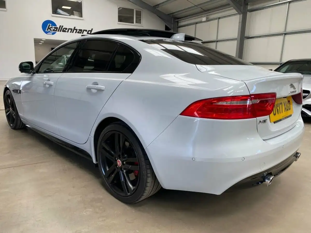 2017-jaguar-xe-30i-v6-sc-s-380ps-ss-big-5