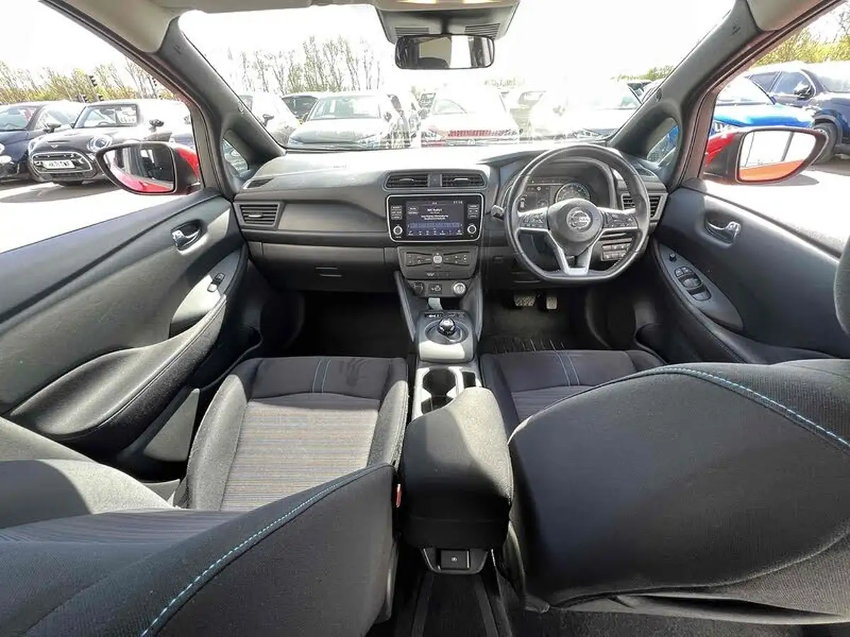 2021-nissan-leaf-e-acenta-big-18