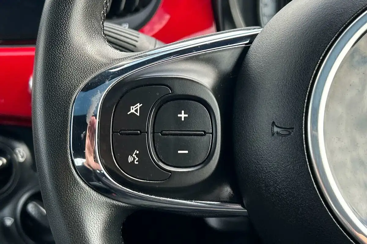 2020-fiat-500-10-lounge-big-14