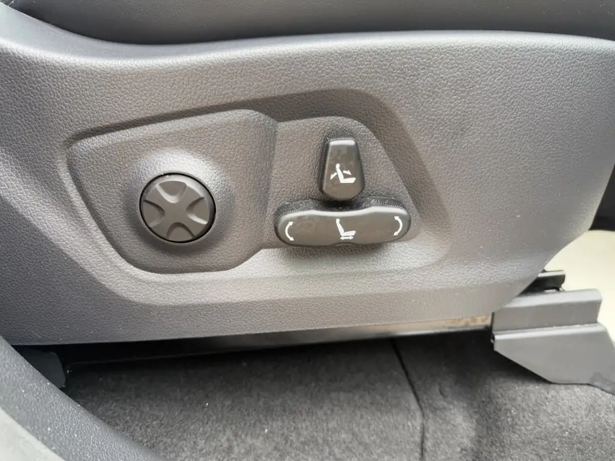 2024-kgm-ssangyong-rexton-22td-k40-big-18
