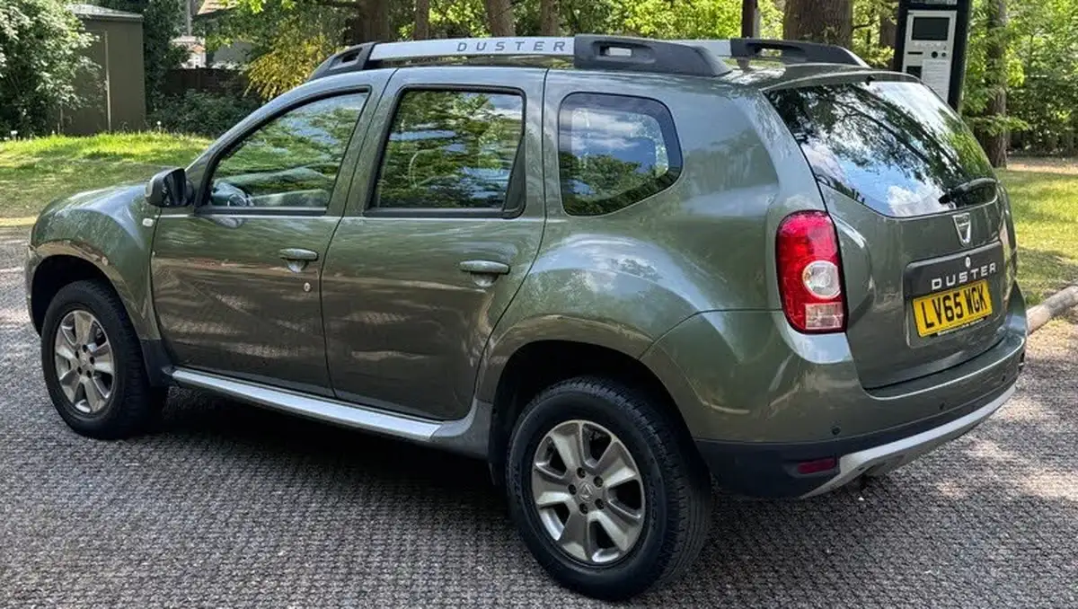 2015-dacia-duster-15d-laureate-107bhp-big-9