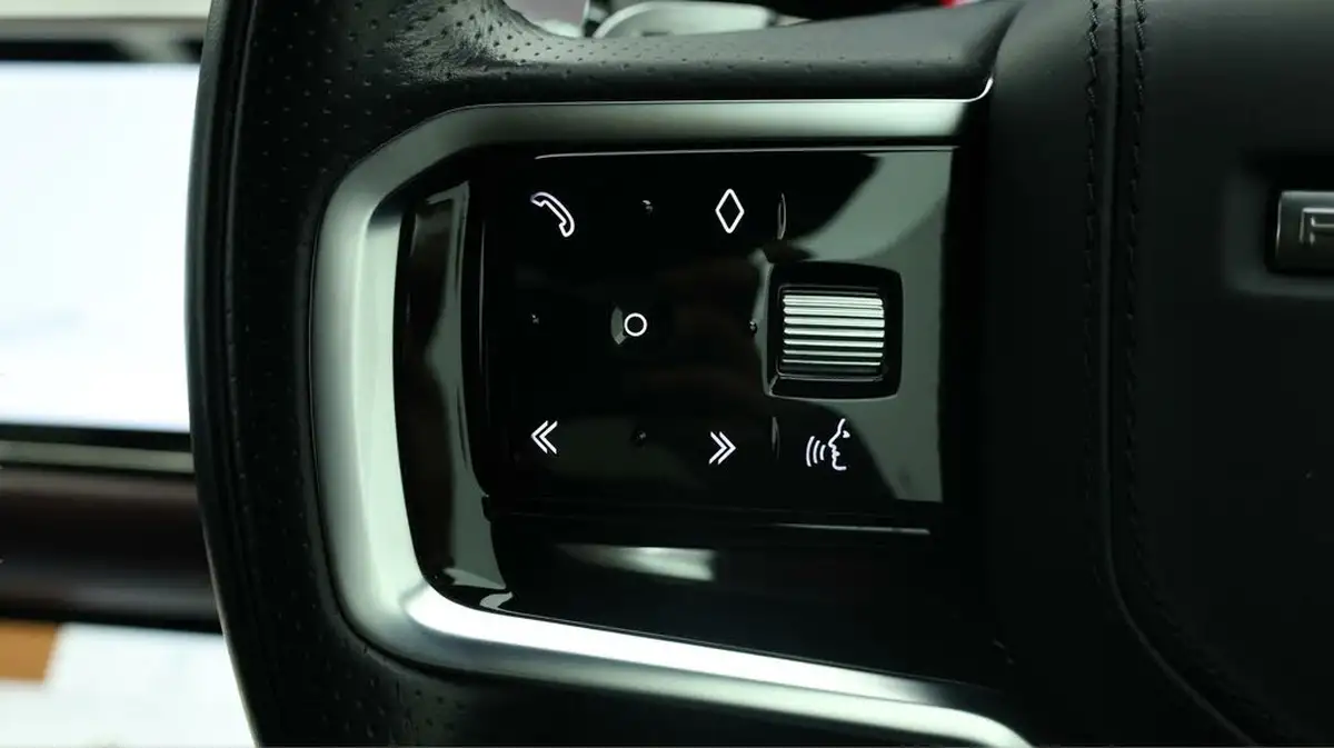 2022-land-rover-range-rover-evoque-15-p300e-autobiography-big-22