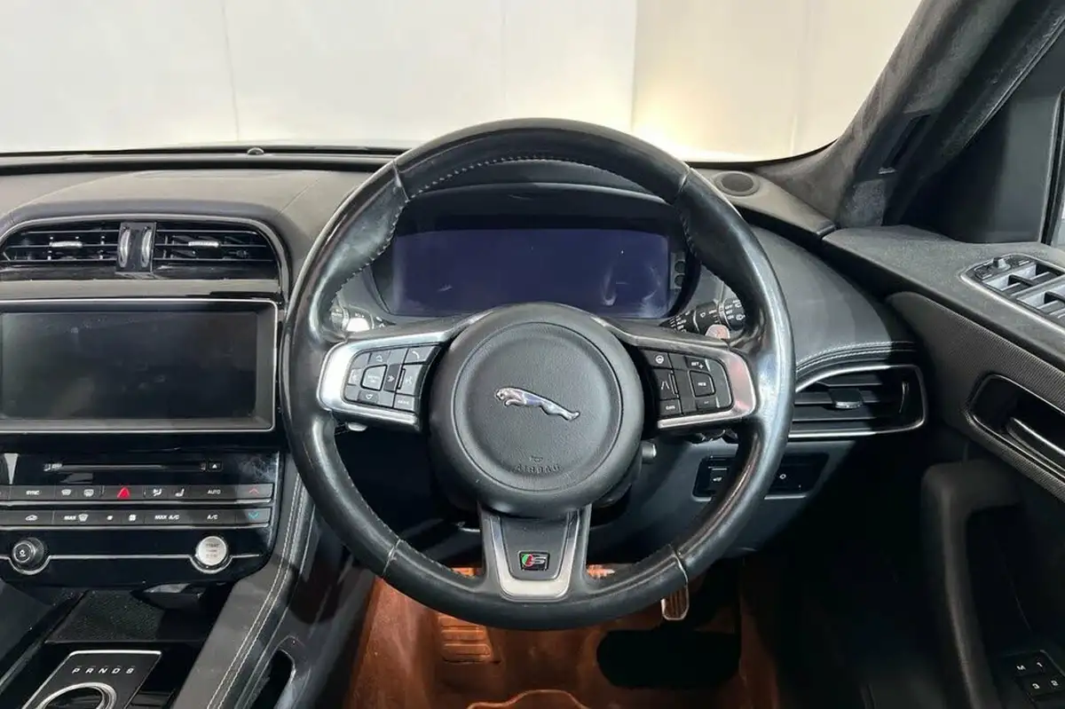 2018-jaguar-f-pace-30td-s-awd-big-11