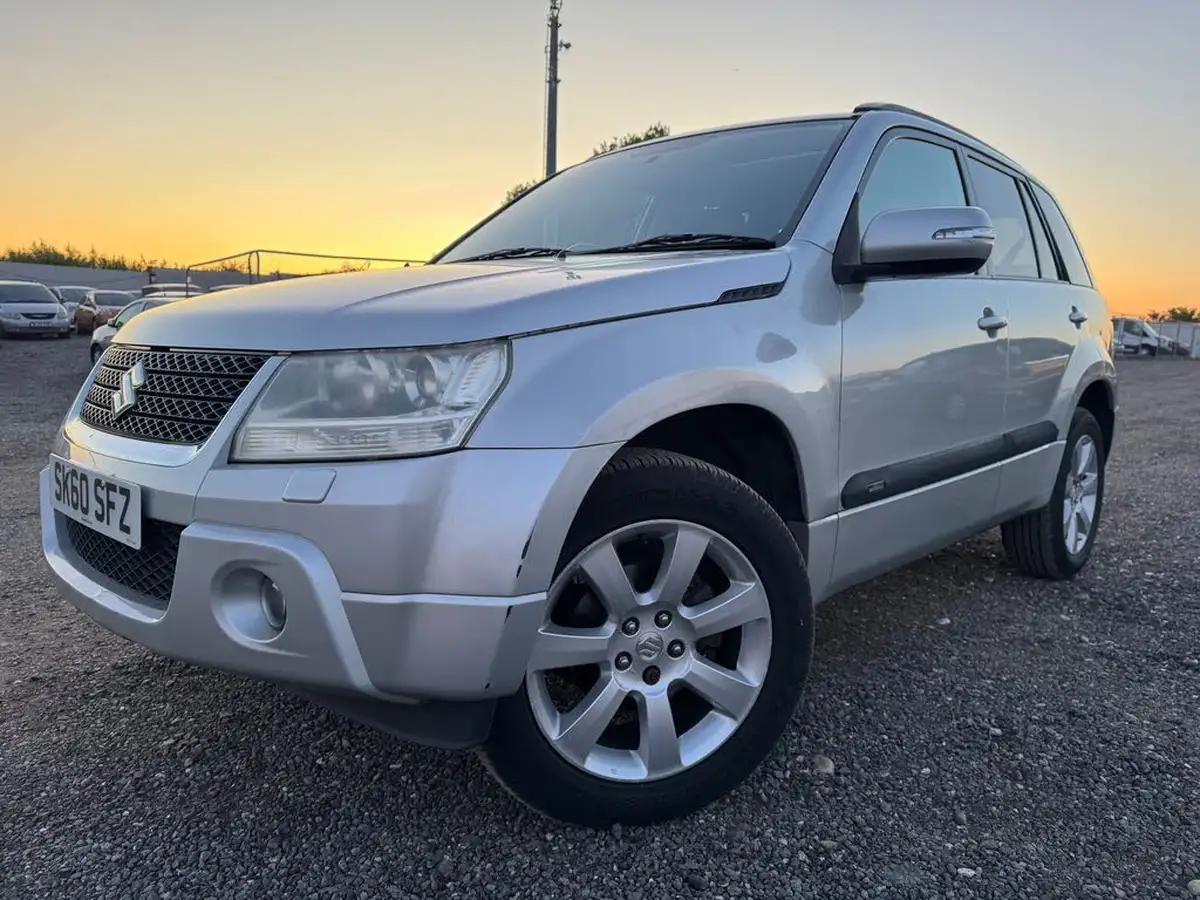 2010-suzuki-grand-vitara-big-3