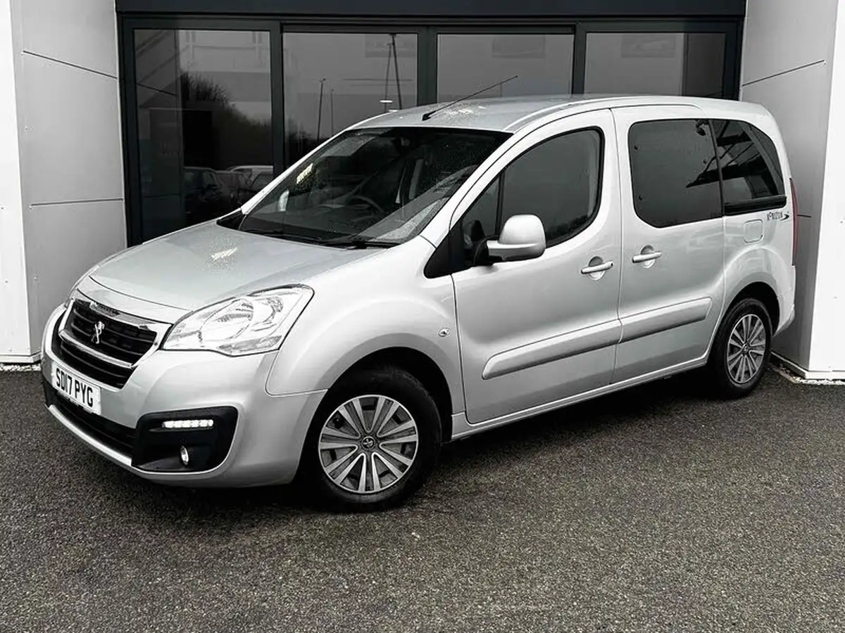 2017-peugeot-partner-big-19