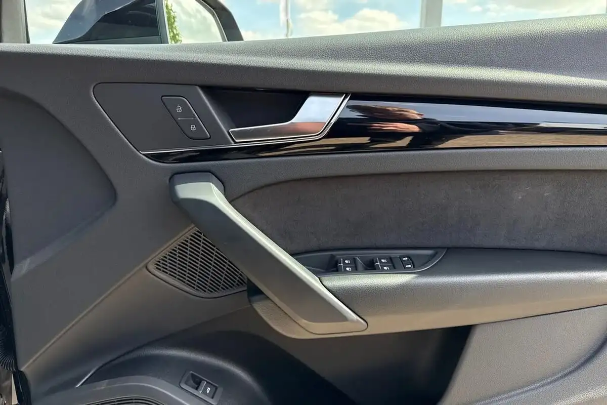 2025-audi-q5-20-tdi-s-line-suv-big-20