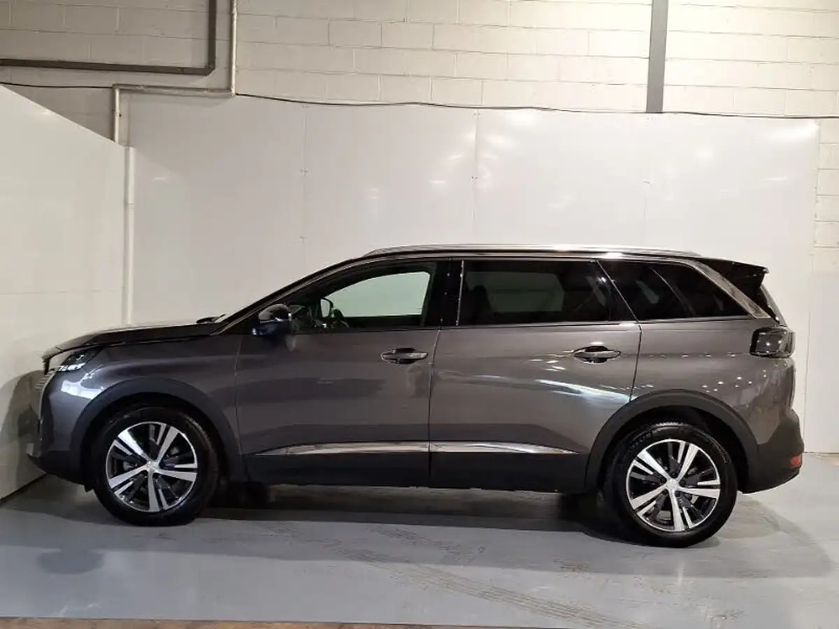 2024-peugeot-5008-suv-12-allure-134bhp-big-3
