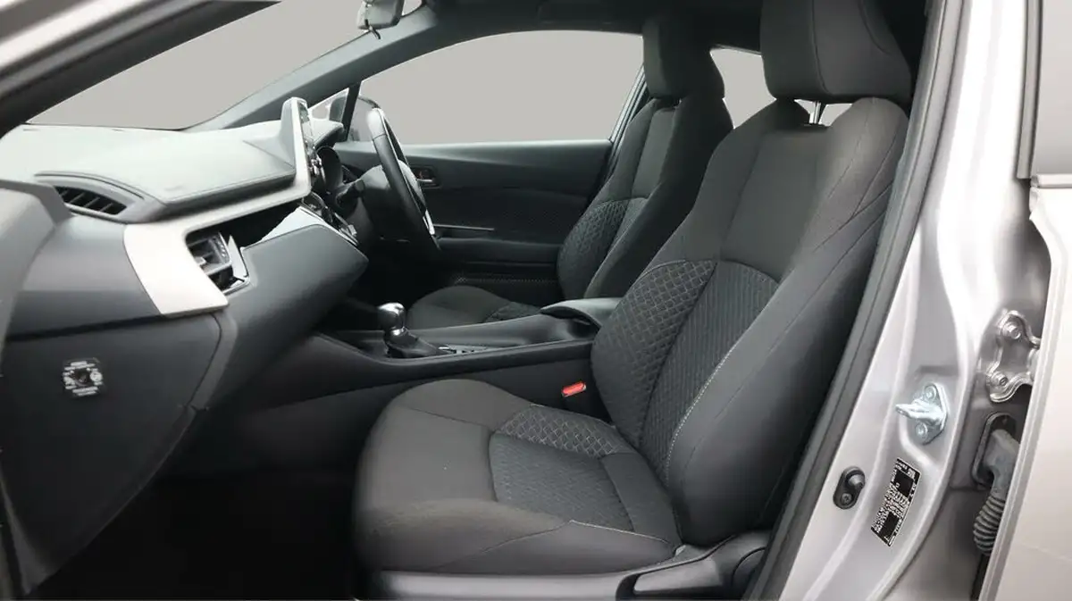 2021-toyota-c-hr-18-vvt-i-icon-big-14
