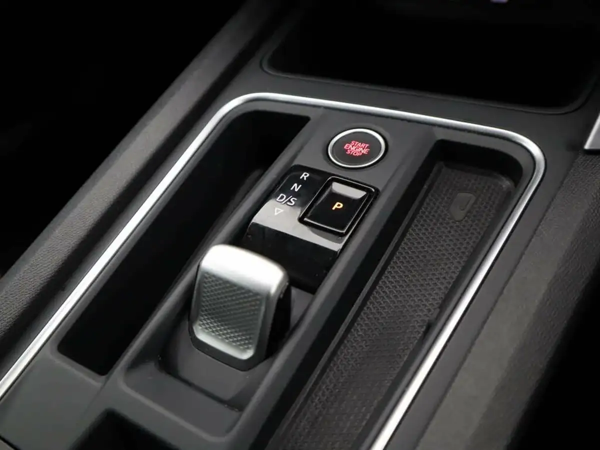 2021-seat-leon-14-e-hybrid-fr-hatchback-big-34