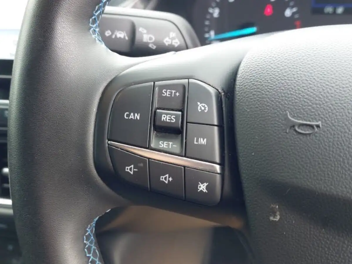 2023-ford-fiesta-10t-active-125ps-hybrid-mhev-powershift-big-11