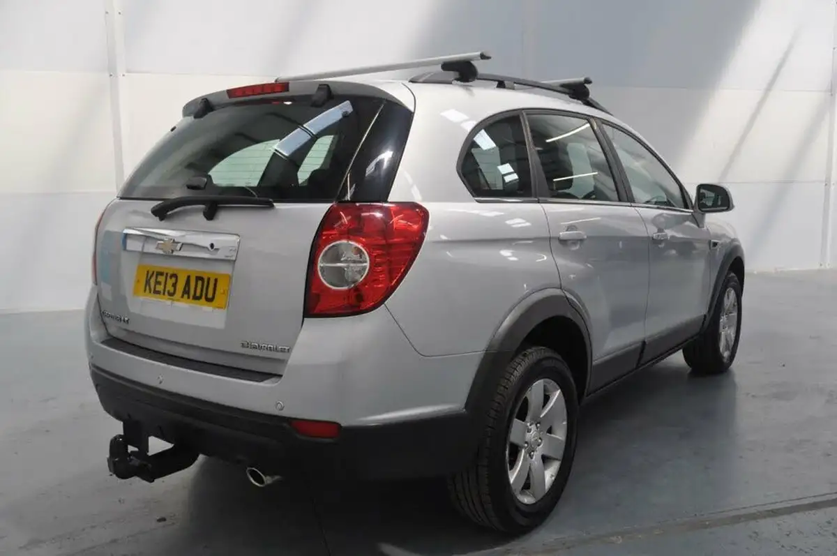 2012-chevrolet-captiva-22td-lt-22vcdi-7st-big-4