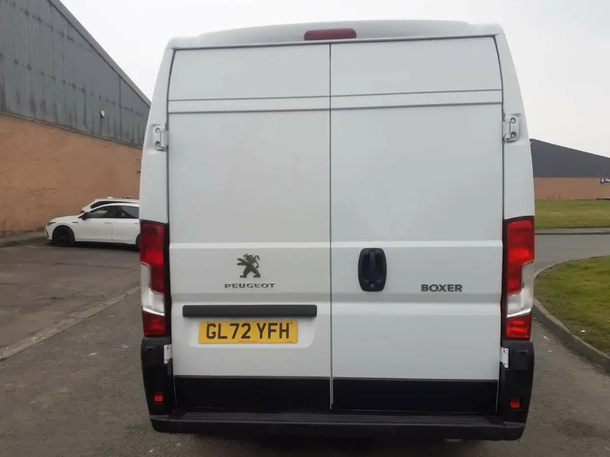 2022-peugeot-boxer-22-bluehdi-professional-premium-335-l3h2-panel-big-3