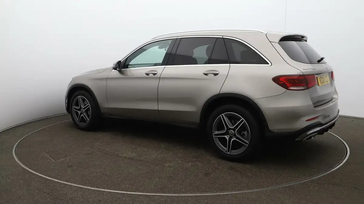 2021-mercedes-benz-glc-class-20d-glc220d-amg-line-station-wagon-5d-1950cc-4matic-plus-big-35