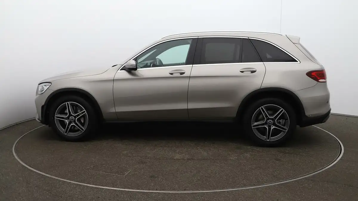 2021-mercedes-benz-glc-class-20d-glc220d-amg-line-station-wagon-5d-1950cc-4matic-plus-big-63