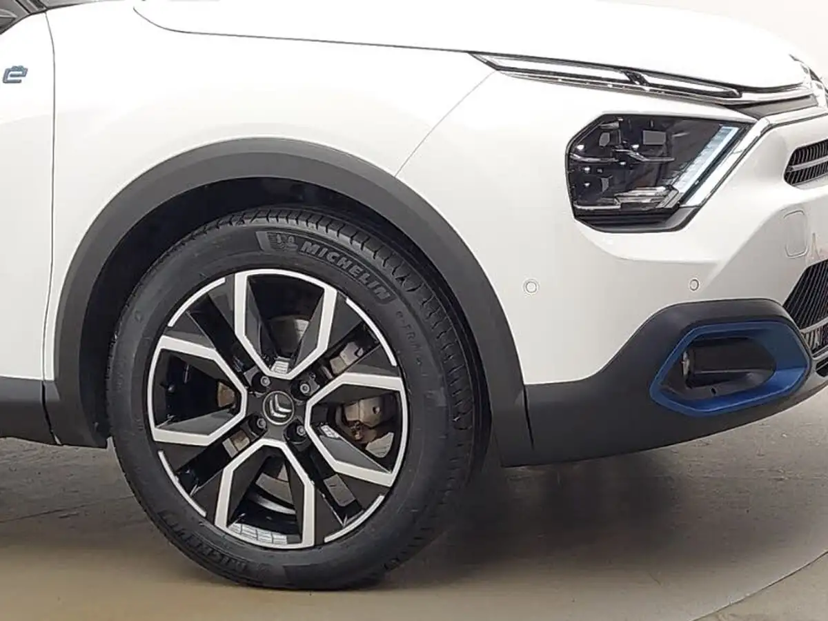 2022-citroen-c4-e-shine-big-8