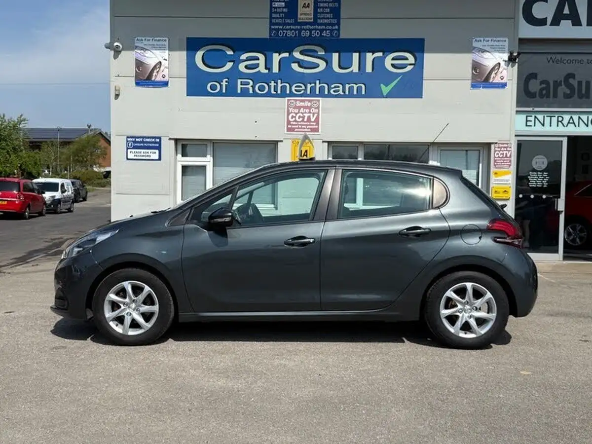 2017-peugeot-208-12-puretech-active-82bhp-5d-big-1