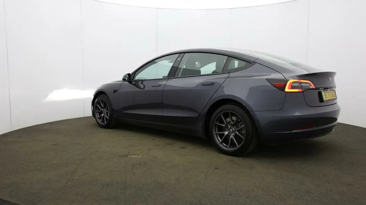 2021-tesla-model-3-e-long-range-awd-big-63