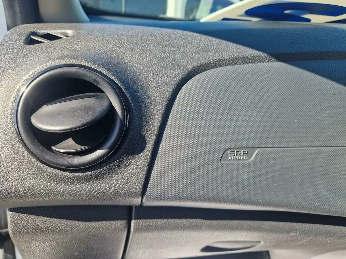 2017-dacia-sandero-10-sce-ambiance-big-8
