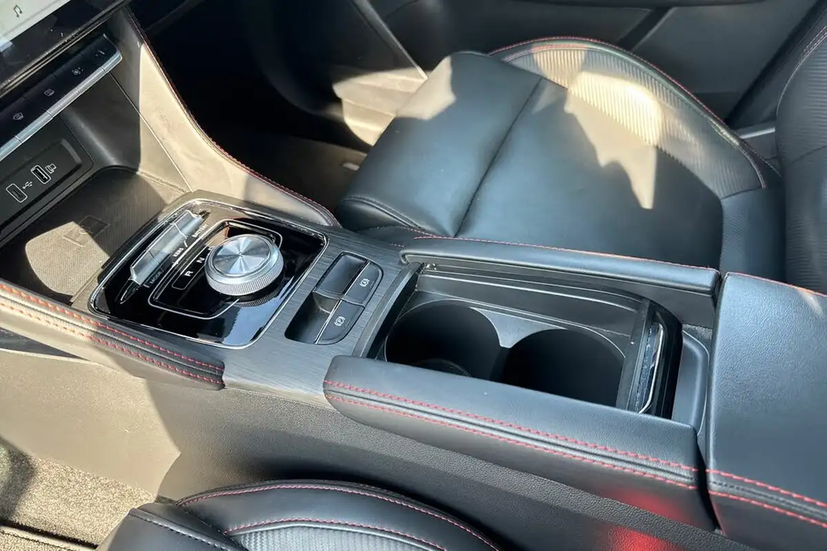 2022-mg-zs-suv-e-trophy-ev-156ps-long-range-big-39