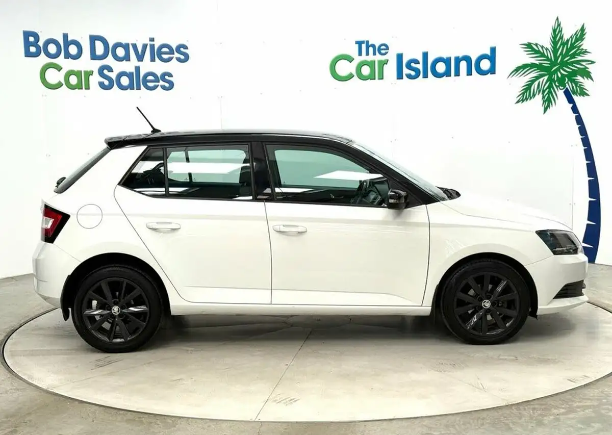2016-skoda-fabia-12-tsi-colour-edition-big-9