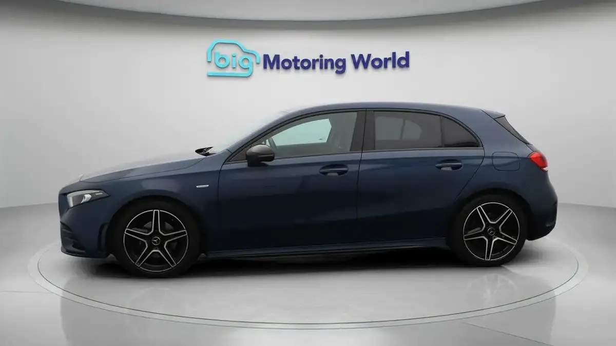 2022-mercedes-benz-a-class-13-a200-amg-line-edition-executive-hatchback-5d-big-4
