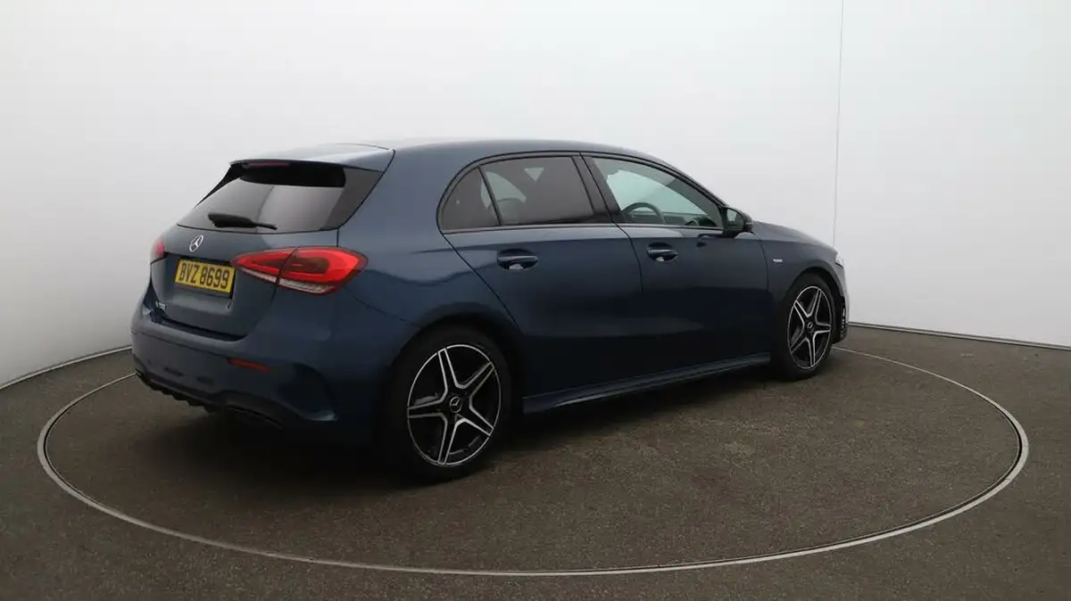 2022-mercedes-benz-a-class-13-a200-amg-line-edition-executive-hatchback-5d-big-52