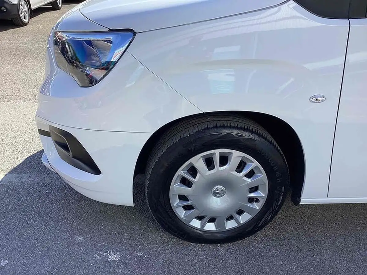 2021-vauxhall-combo-life-12i-edition-big-18
