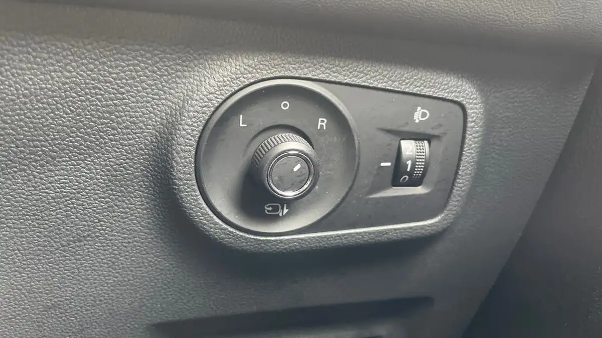 2024-mg-zs-suv-15-vti-tech-exclusive-big-29