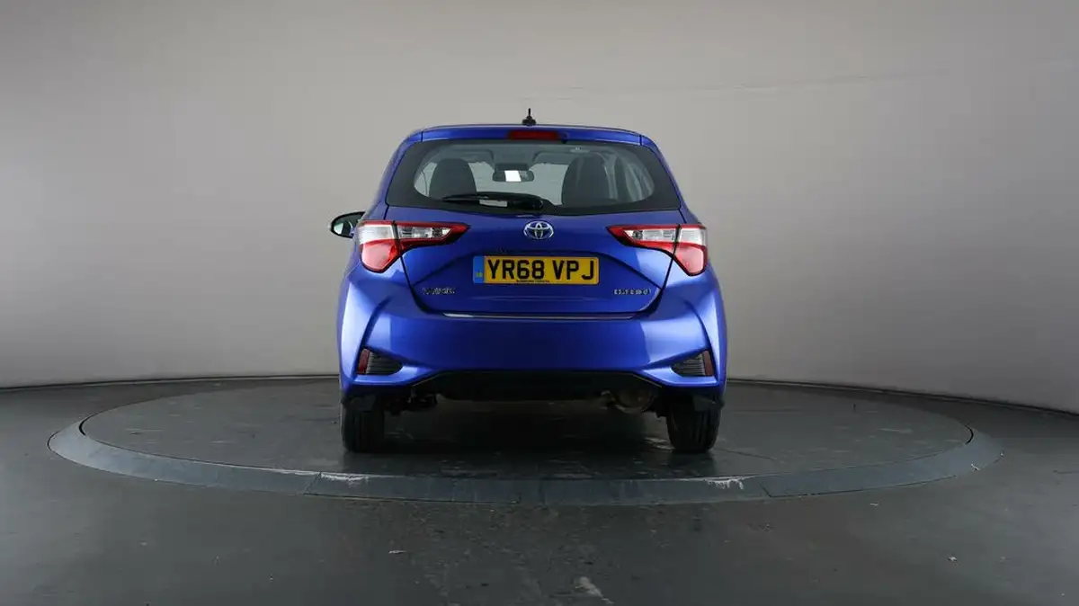 2018-toyota-yaris-15-vvt-i-icon-hybrid-big-34