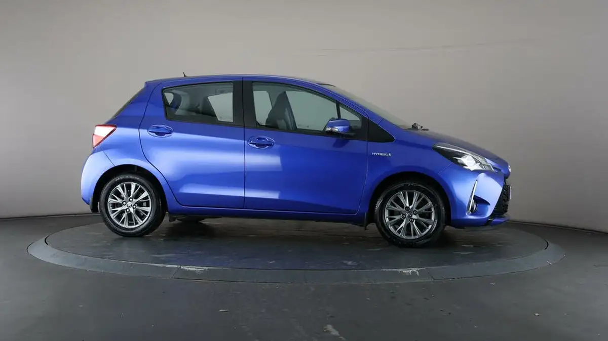 2018-toyota-yaris-15-vvt-i-icon-hybrid-big-58