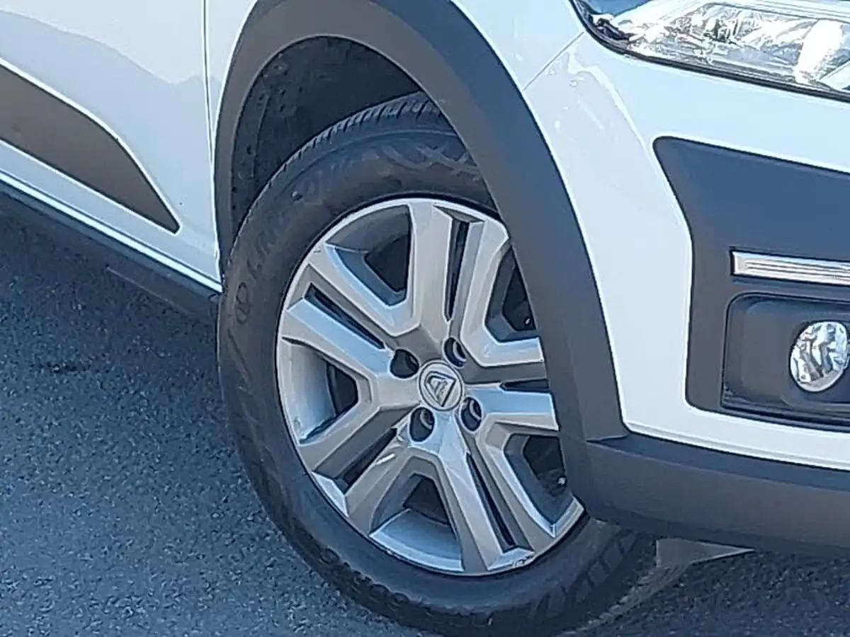 2022-dacia-sandero-stepway-10-tce-comfort-90bhp-big-8