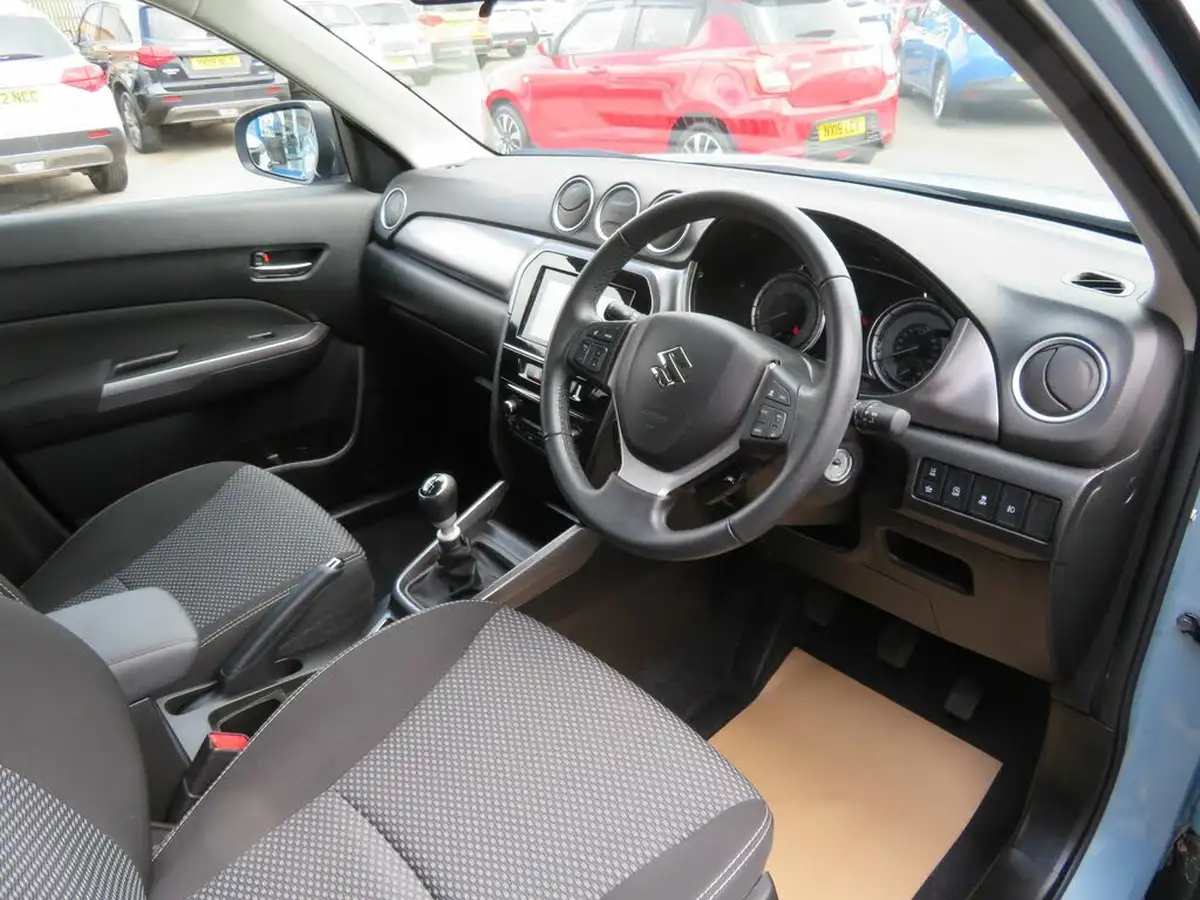 2022-suzuki-vitara-14-boosterjet-sz-t-big-16