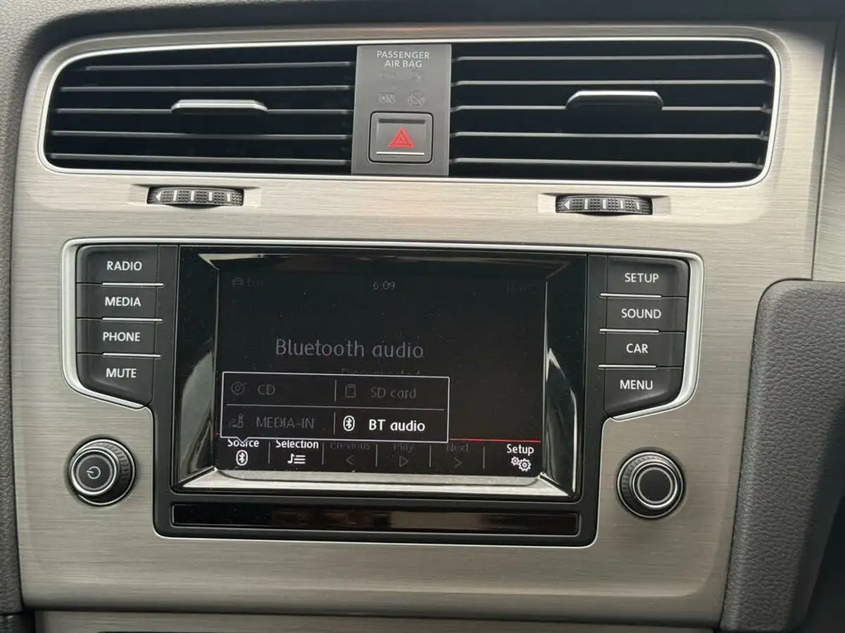 2015-volkswagen-golf-16tdi-match-105ps-bmt-ss-5d-big-50