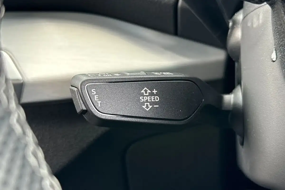 2025-audi-q2-15-35-tfsi-s-line-big-37