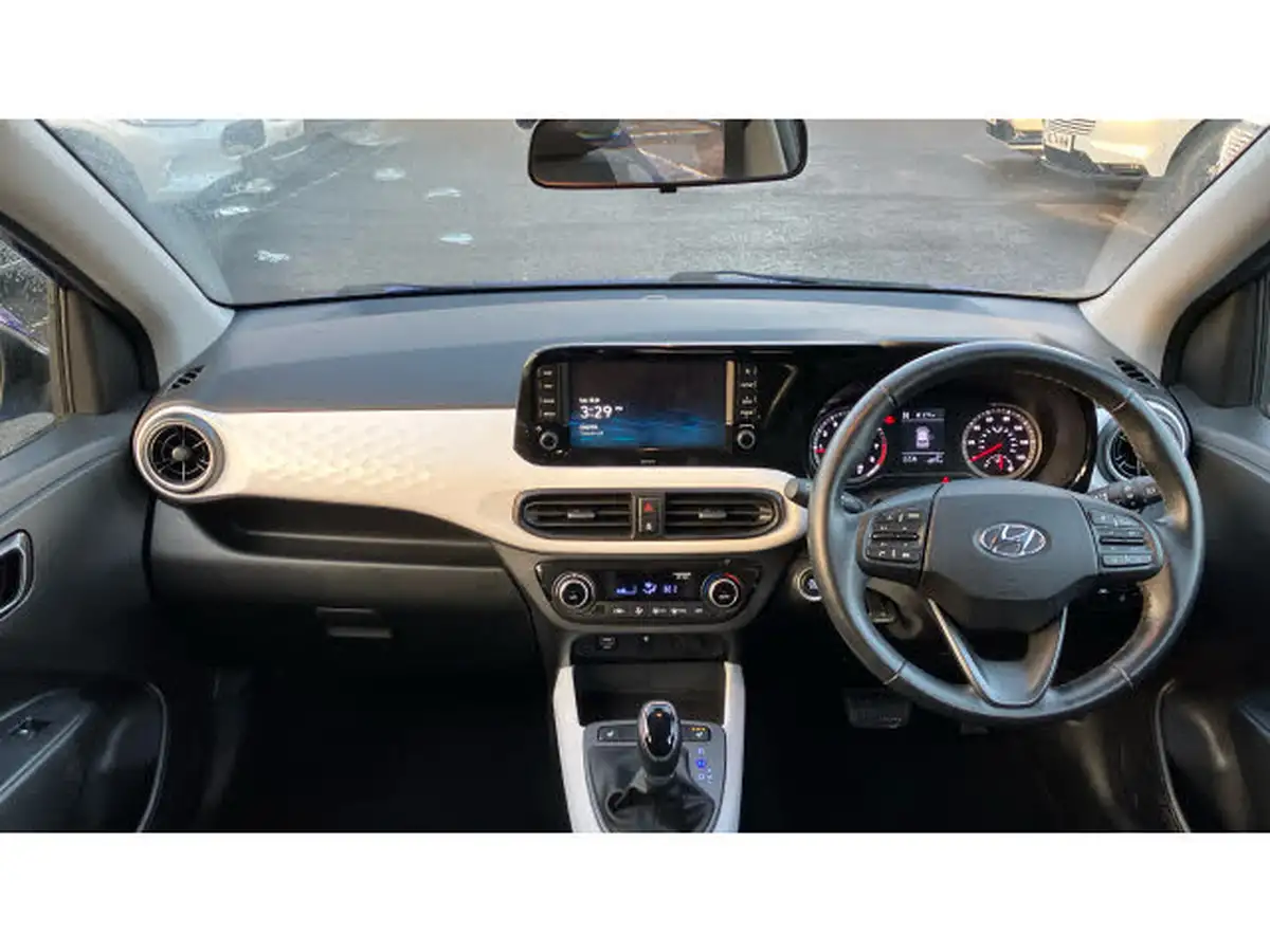 2022-hyundai-i10-12-premium-auto-big-9