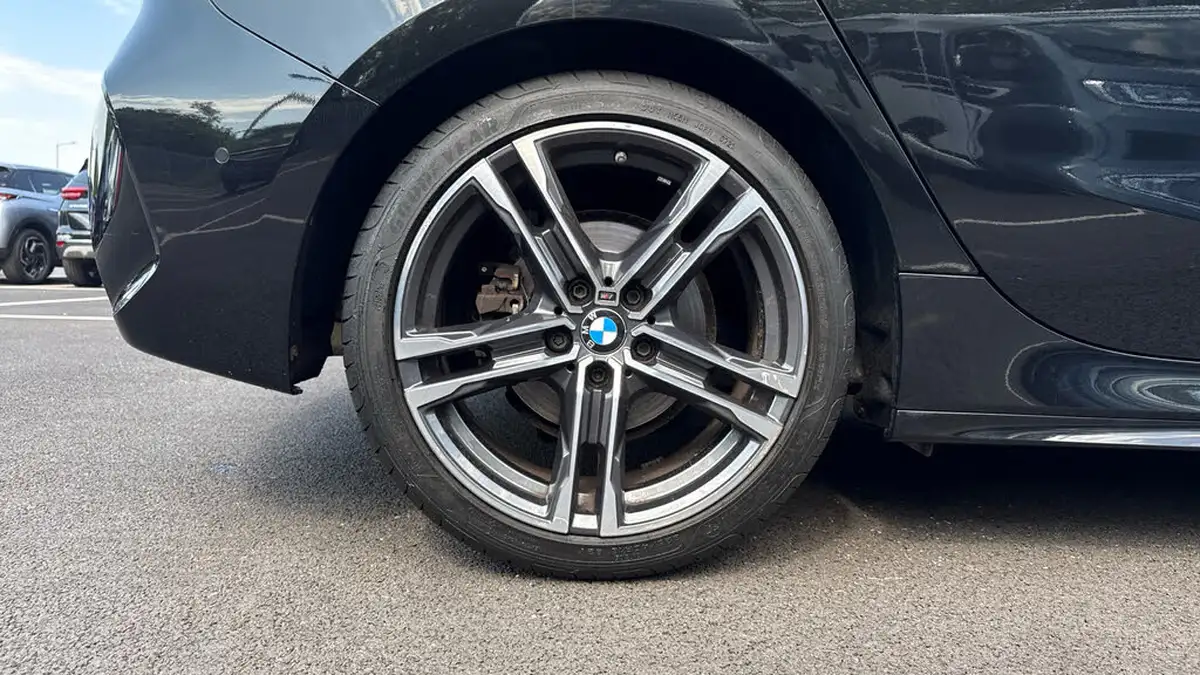 2021-bmw-1-series-15-118i-m-sport-lcp-dct-big-18
