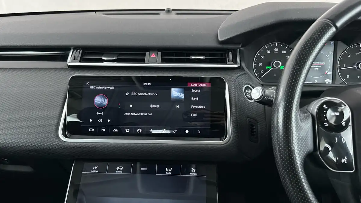 2018-land-rover-range-rover-velar-20-d180-velar-big-16