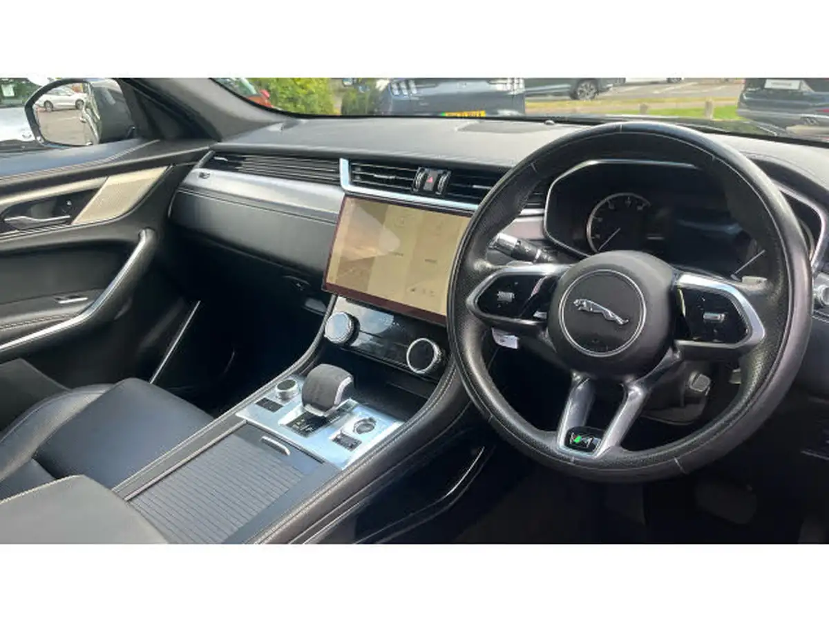 2021-jaguar-f-pace-20-d165-r-dynamic-s-mhev-big-10
