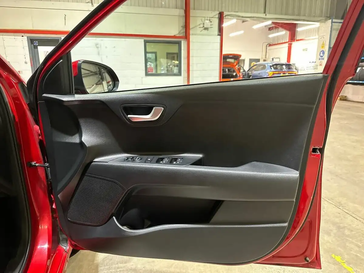 2022-kia-rio-10-t-gdi-2-big-34