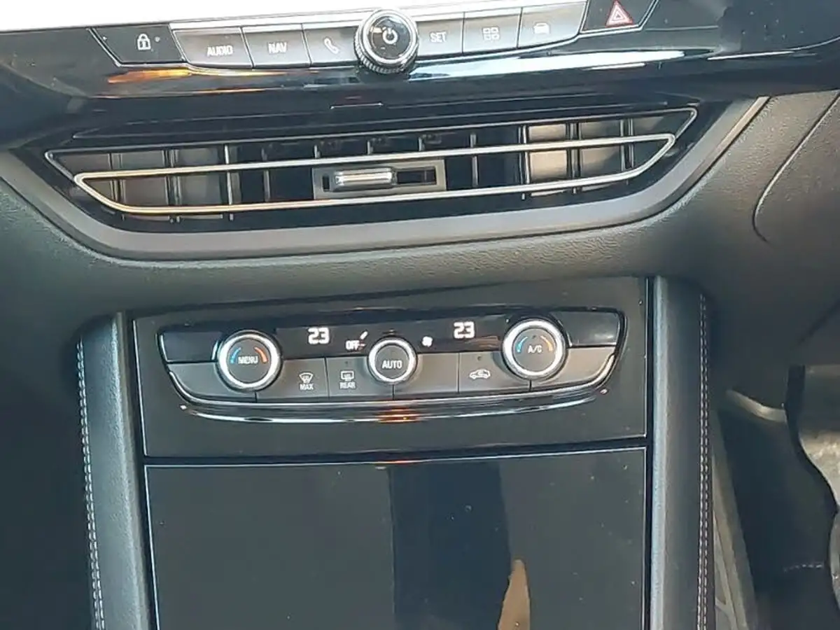 2022-vauxhall-grandland-12-gs-line-big-10