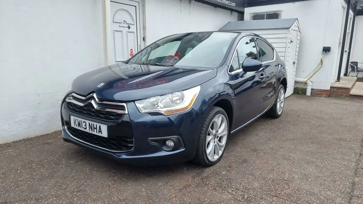 2013-citroen-ds4-16td-dstyle-big-3