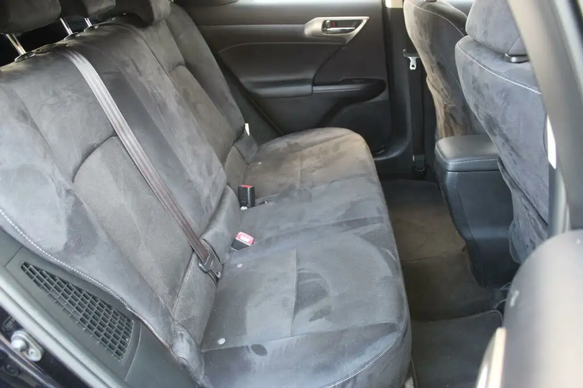 2014-lexus-ct-200h-18-advance-big-2