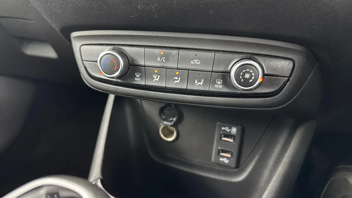 2020-vauxhall-crossland-x-12-sri-nav-110ps-big-17