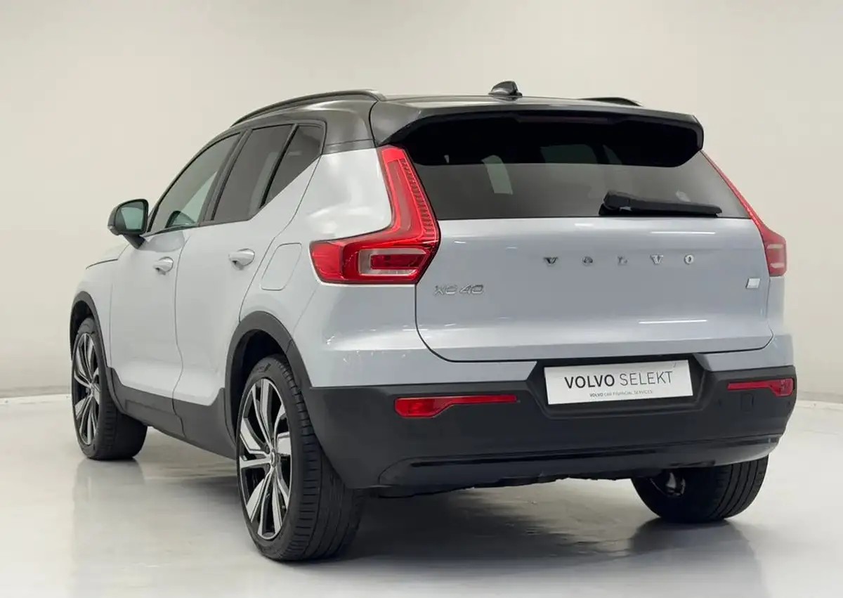 2021-volvo-xc40-e-p8-first-edition-big-7