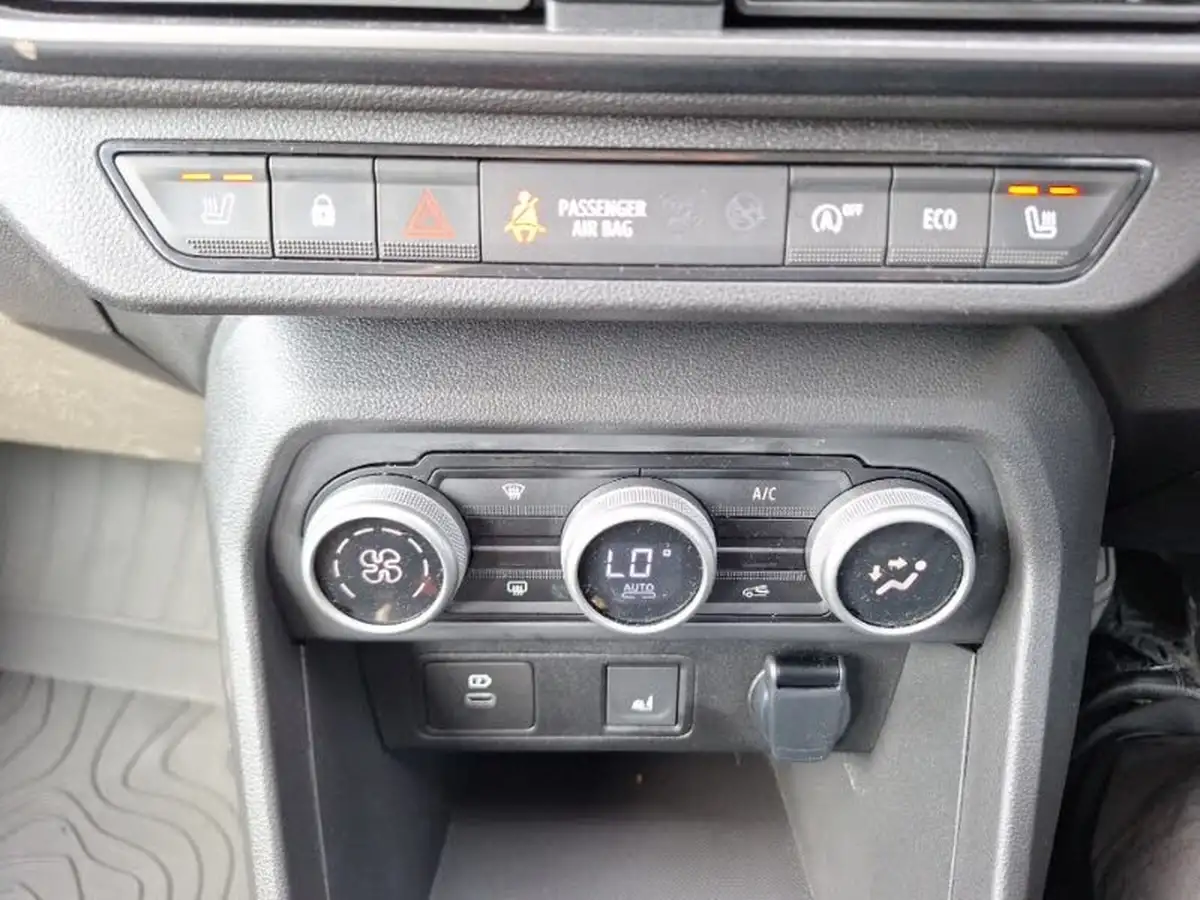 2024-dacia-sandero-stepway-10-tce-extreme-110bhp-big-9