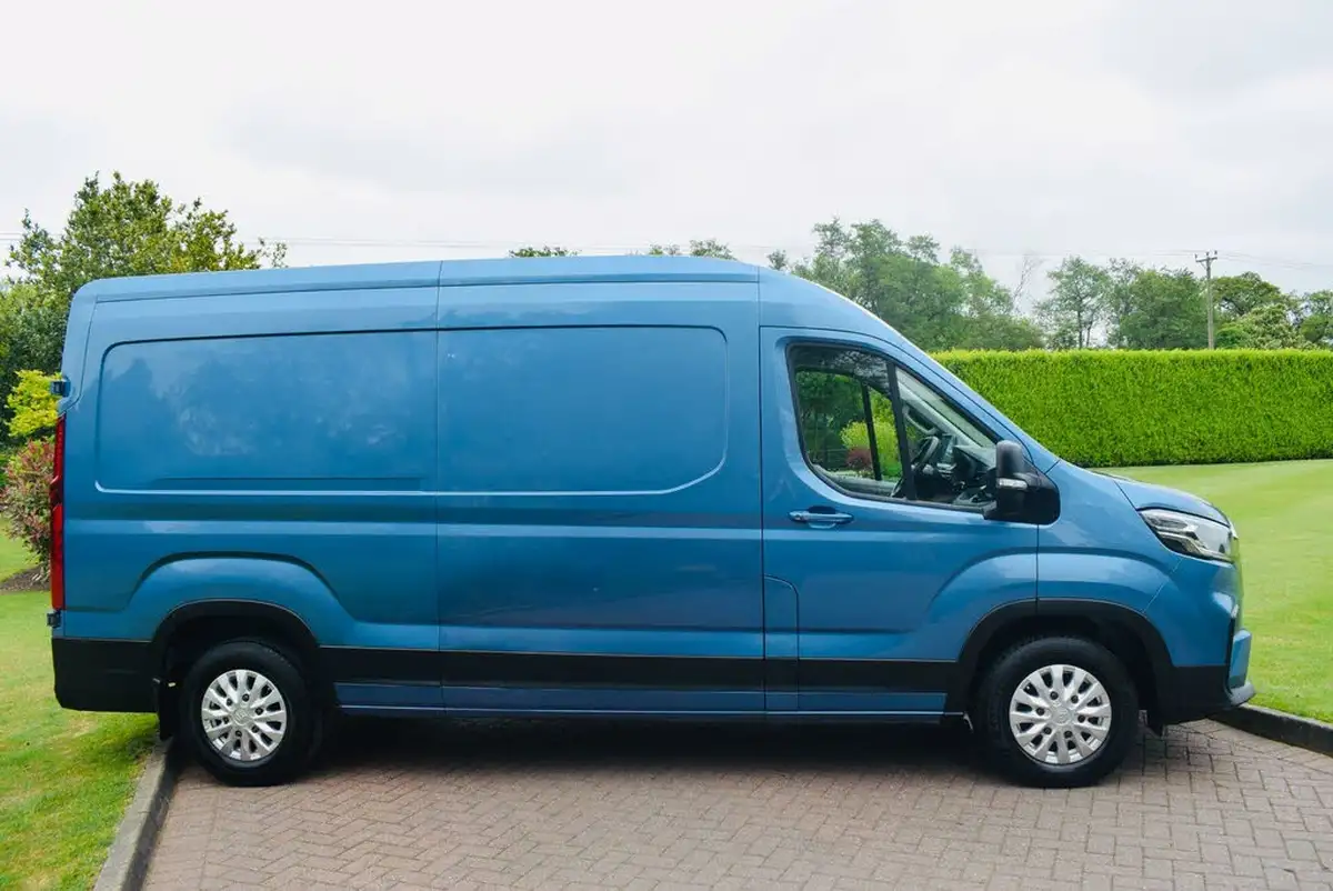 2023-maxus-deliver-9-20tdi-l3h2-lux-big-7