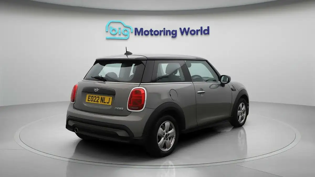 2022-mini-cooper-15-cooper-classic-hatchback-3d-auto-big-7