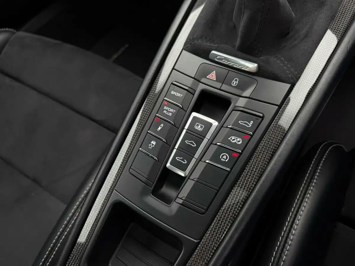 2015-porsche-911-38-carrera-gts-coupe-big-47