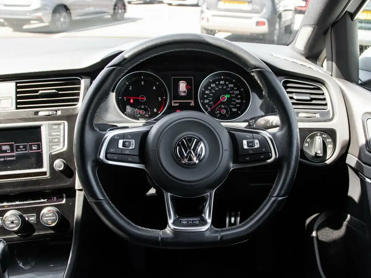 2016-volkswagen-golf-20tdi-gtd-bmtss-estate-5d-dsg-big-20